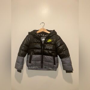 ❌SOLD❌NIKE Kids' Color Block Down Hooded Puffer Coat Boys Size 2T Black Neon